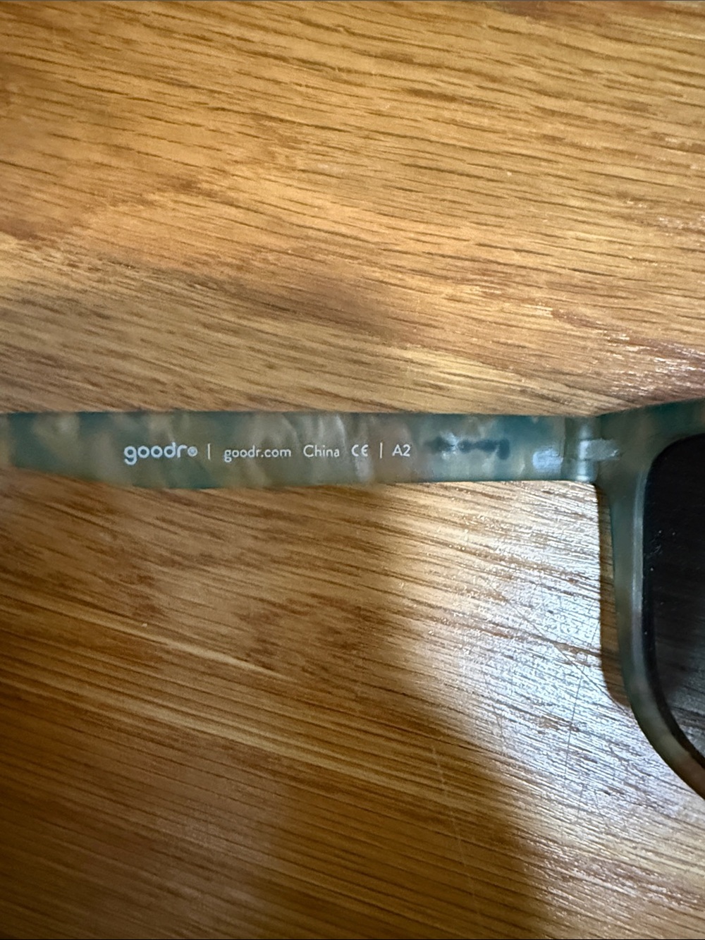 Green patterned goodr sunglasses - Picture 4 of 6